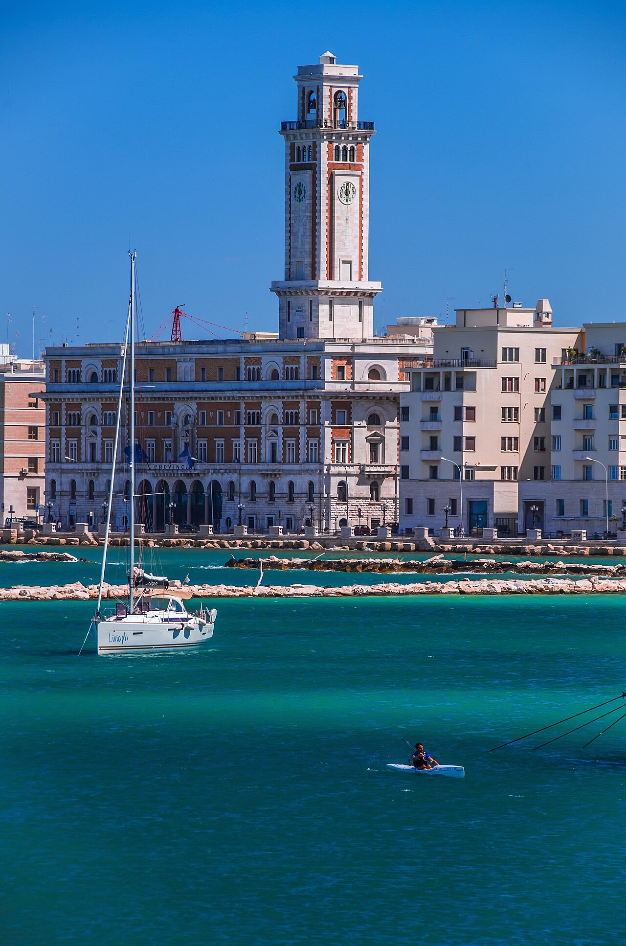 Livia Favia, CC BY-SA 4.0, Wikimedia Commons Lungomare Nazario Sauro